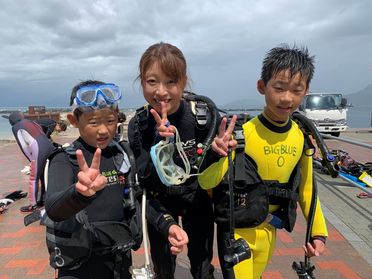 小学生 ダイビング器材装着 陸上練習