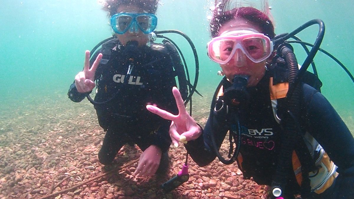 体験ダイビング 親子　水中写真