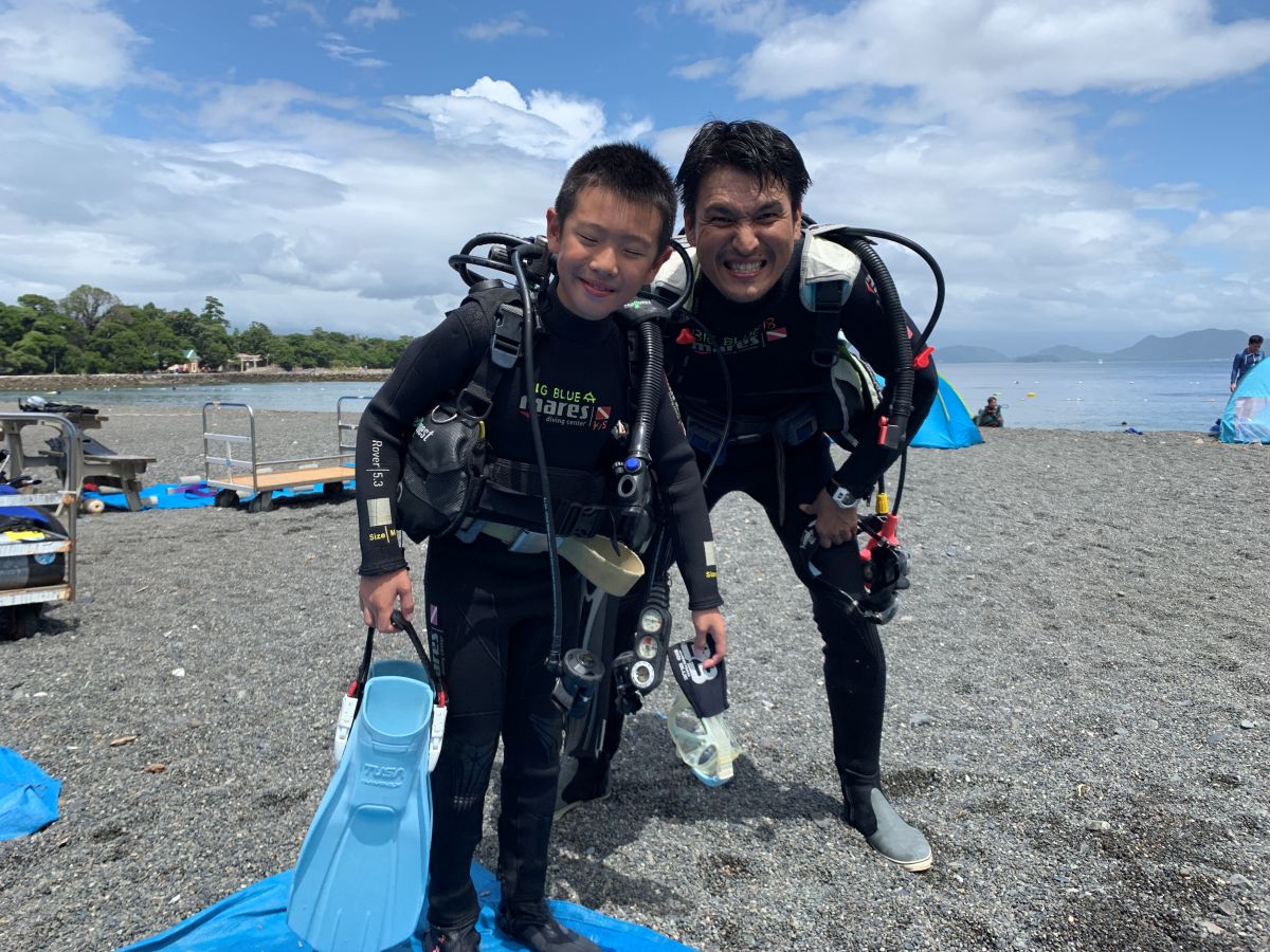 親子で体験ダイビング父と息子は小学生