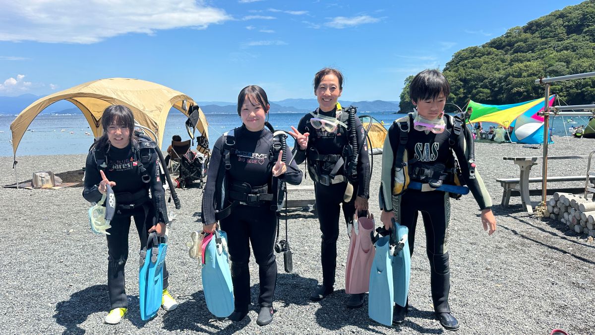 親子でダイビング４人家族子供は中学生３名