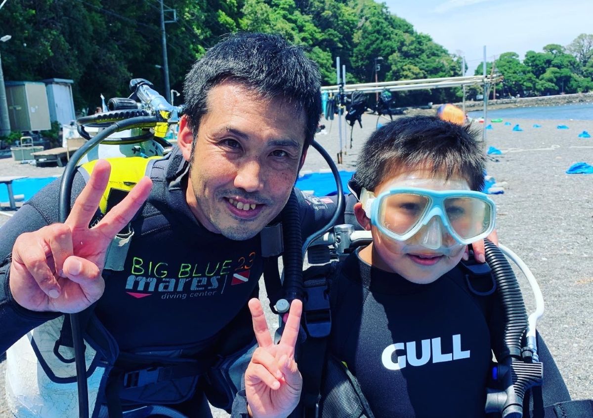 親子で体験ダイビングの陸上２ショット