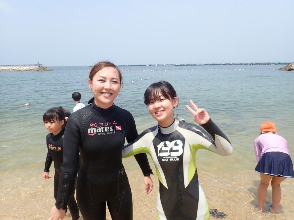 親子で体験ダイビング母と長女２ショット